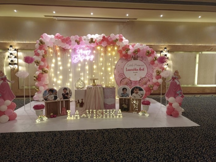 party artists Pink White Princess Birthday Decor
